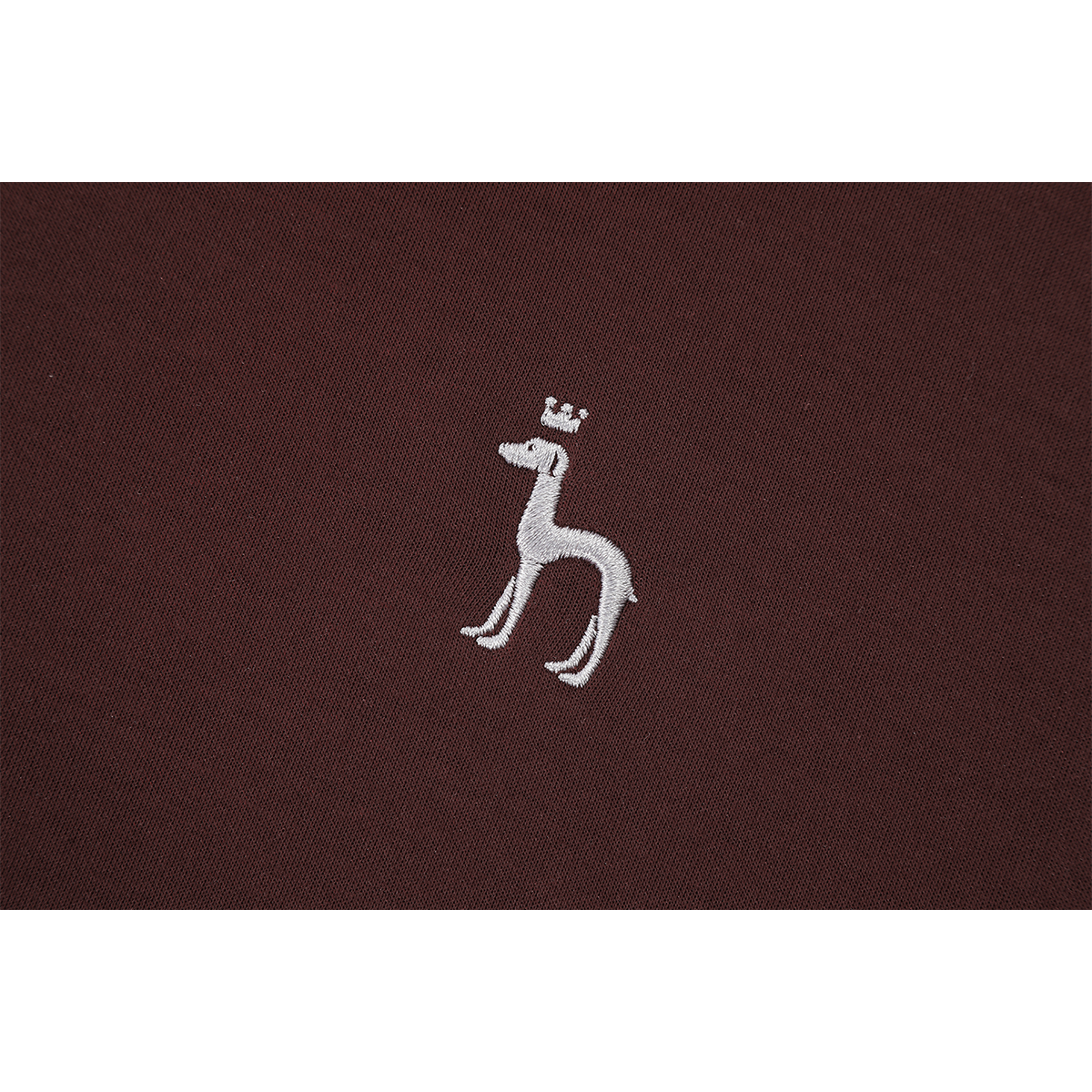 Chorissa-nın dəbli və şık Koreya üslubunda qadınlar üçün qırmızı kapşonlu köynəyi, 2026-cı ilin yaz, payız və qış mövsümü üçün mükəmməldir.