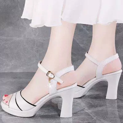Qalın Daban Sandalet 2025 Ağ Hündür Daban Qadın Ayaqqabı Moda