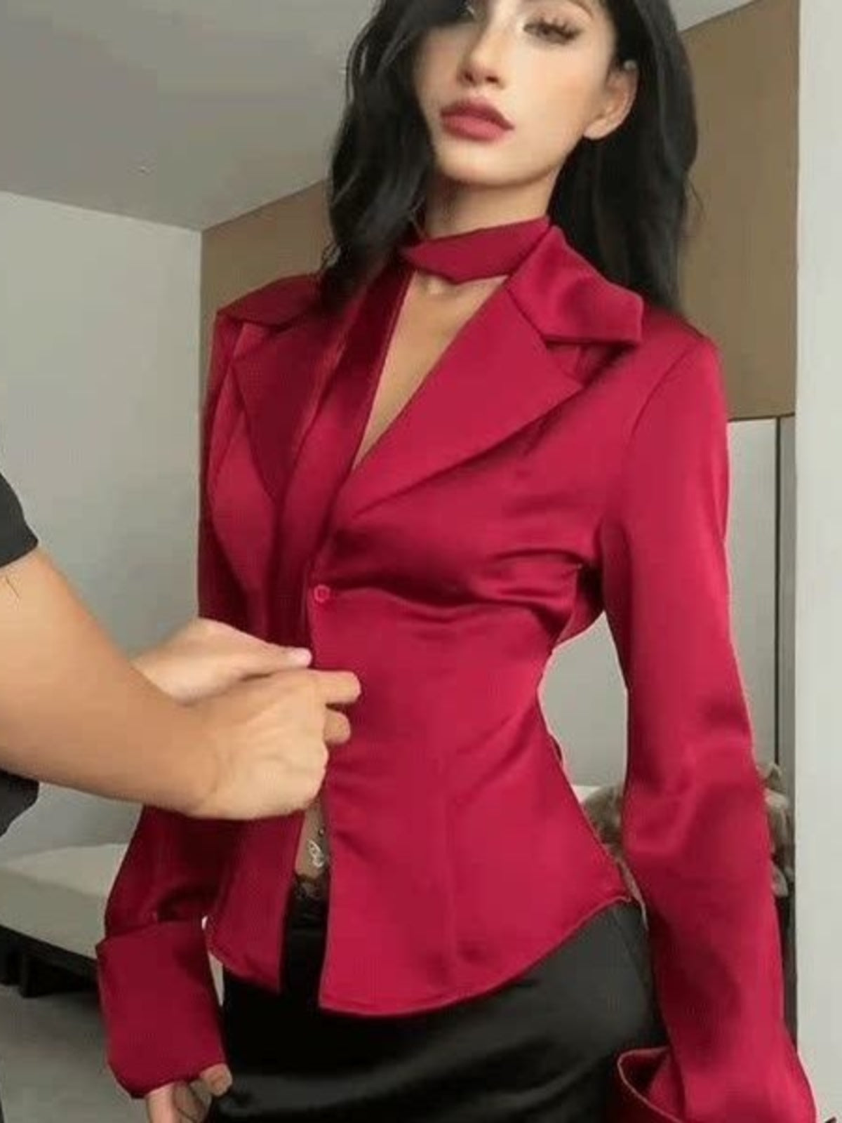 Qadınlar üçün fransız üslubunda qırmızı kostyum, yaxalıqlı köynək, erkən payız yeni dəb, saf və seksual, incə bədən quruluşu, unikal və fərqli köynək.