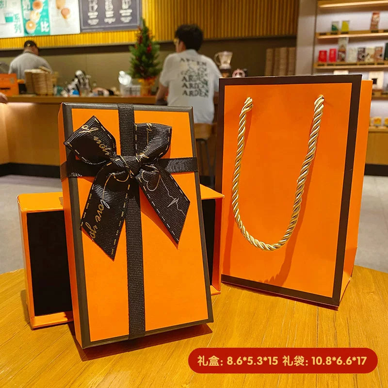 Car key chain gift box, high-end Instagram style, exquisite empty box, perfect for a lover's Mother's Day or birthday gift.