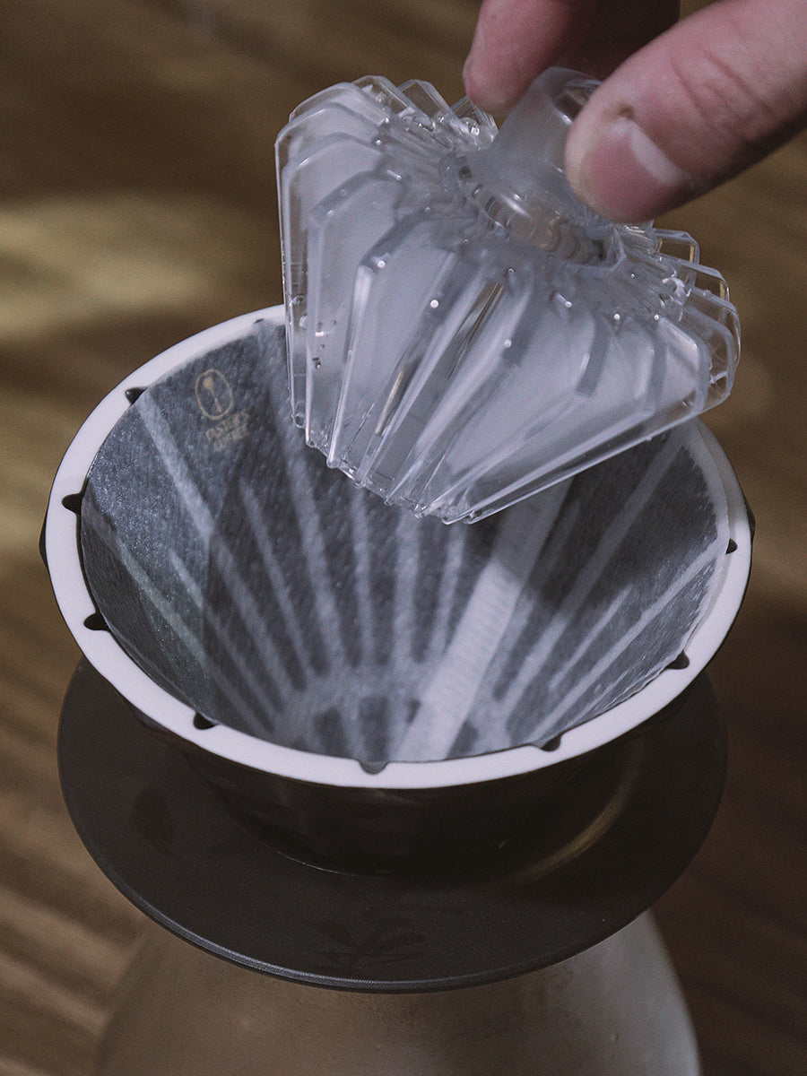 Əl ilə dəmlənmiş qəhvə V60 konusvari Shanwen origami filtr fincanı T1 filtr kağızı kağız basaraq köməkçi tutacaq əl ilə dəmlənmiş aksesuarlar
