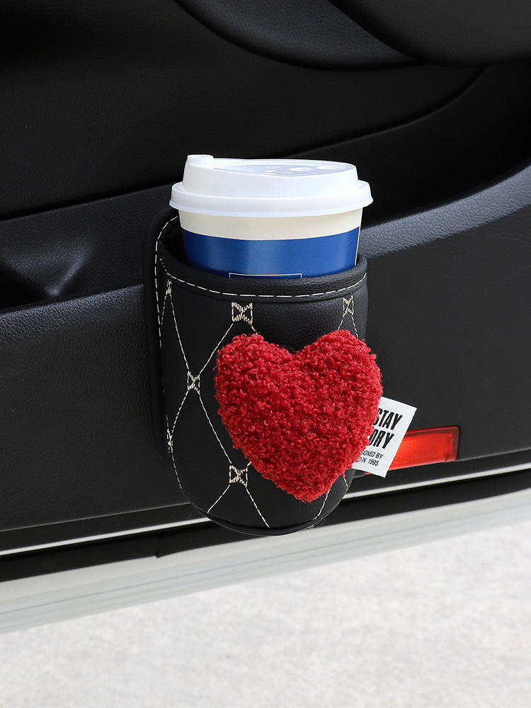 Cizgi filmi üslubunda yaradıcı avtomobil stəkan tutacağı, avtomobil qapısının yan saxlama qutusu, qızlar üçün avtomobil oturacaqlarının arxaları üçün çoxfunksiyalı saxlama əşyası.