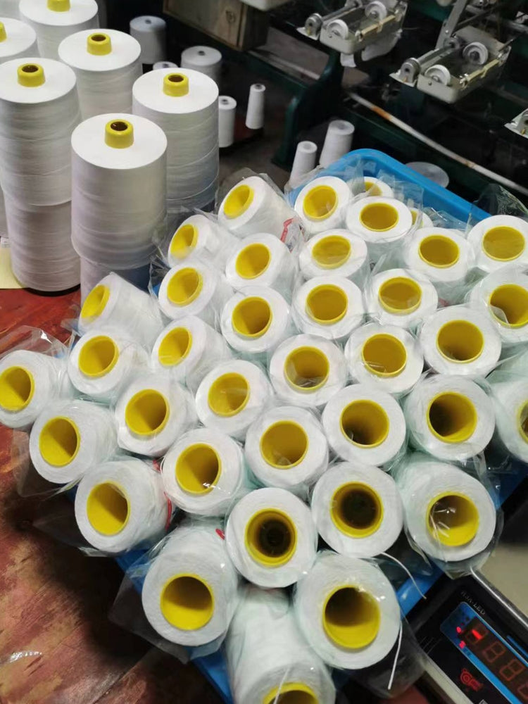 Lafeng markalı yüksək sürətli polyester tikiş ipi 20S/2 orta qalın sap böyük rulon baqaj sapı tikiş maşını ipi 202 ağ sap