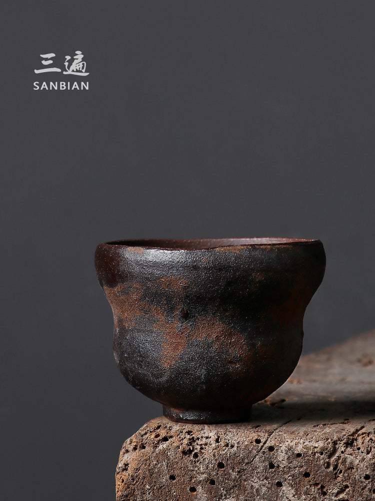 Üç dəfə əl ilə sıxılmış balqabaq çayı stəkanı Jingdezhen Wabi-sabi kvadrat stəkan Şino qabı çay fincanı yaradıcı daşdan hazırlanmış çay dəsti tək stəkan