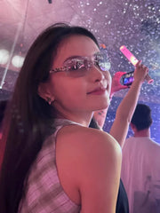 Jennie'nin eyni üslublu çərçivəsiz günəş eynəyi qadınların yüksək səviyyəli birgə ulduz rhinestone isti qız tərzi Y2K günəş eynəyi trendi