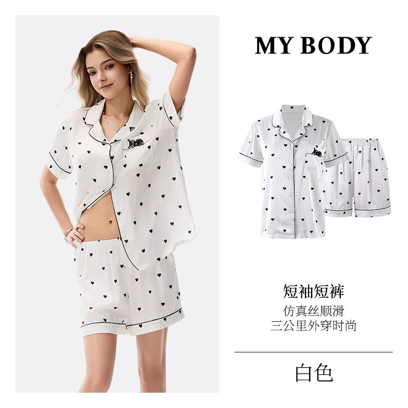 MYBODY ticarət mərkəzinin eyni üslublu 2026 yay yeni buz ipək pijama qadın kostyumu sevgisi qısaqol ev paltarından kənarda geyinilə bilər