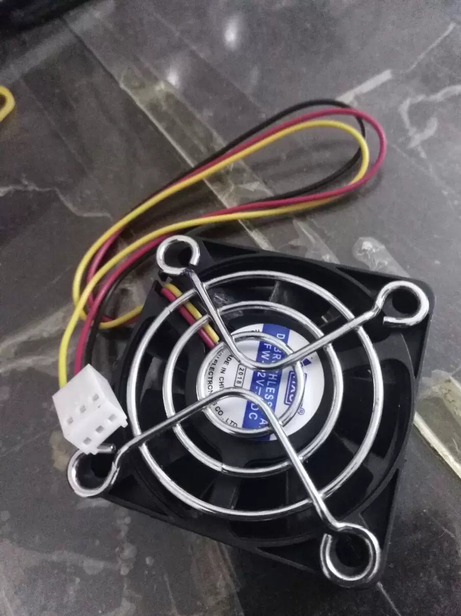 Kompüter CPU Bensan radiator 370 fan P3 yağ podşipnik 6015 kiçik 3P üçxətli bərabərtərəfli 6sm 12V səssiz