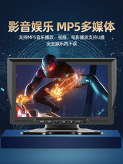 Səs və işıq siqnalizasiyaları, süni intellekt kor zona radar xəbərdarlıq sistemi, dörd kanallı monitorinq və geriyə çəkilmə kamerası ilə təchiz olunmuş yük maşını tablosuna.