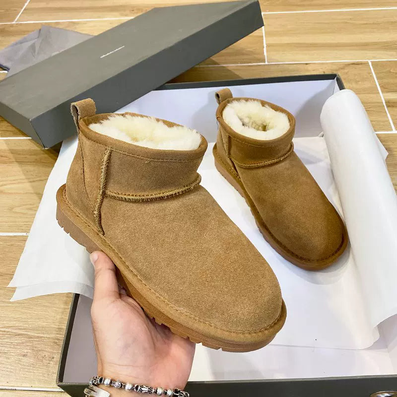 2025 Zhou Dongyu style snow boots, women's short boots, leather and fur, winter genuine leather, wool lining, large size men's shoes.