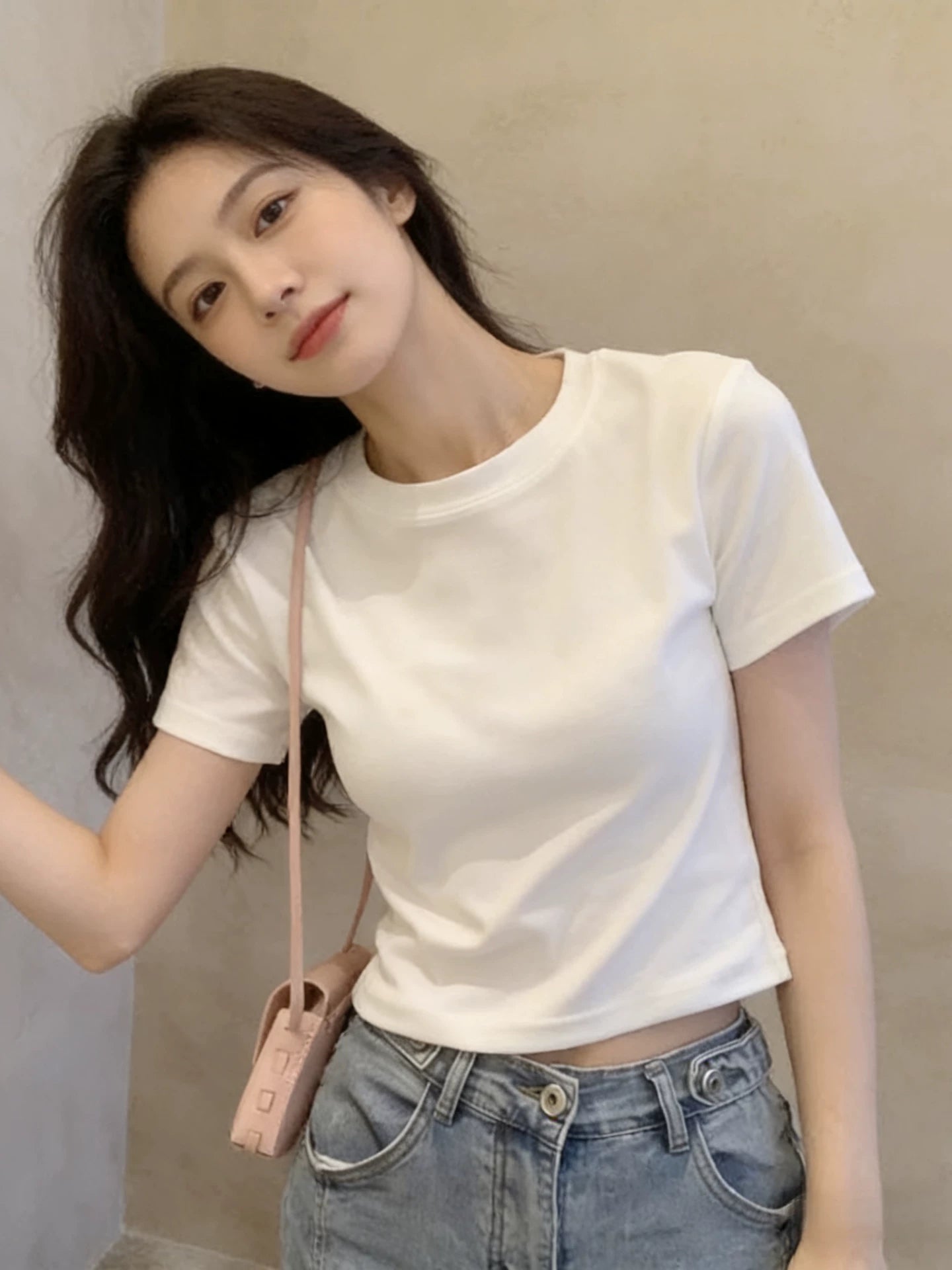 Dəyirmi boyun, sağ çiyin, qısa, nazik fit 2026 yeni qısaqol qadınlar üçün köynək, Koreya üslublu təsadüfi pambıq yarımqol yaş azaldan üst moda
