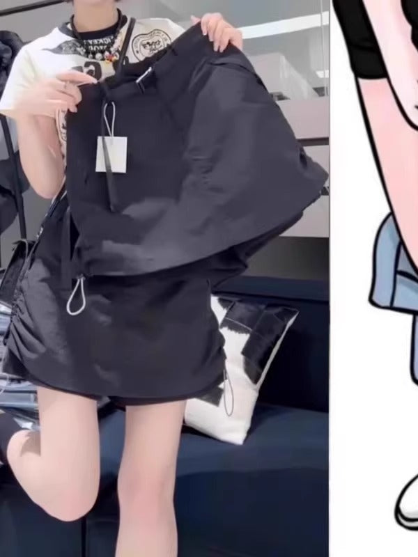 Qadınlar üçün qara rəngli karqo gündəlik şortları, yay üslubunda, nazik, böyük ölçülü, armud formalı bədən quruluşu üçün uyğundur, boş və arıqladıcı.