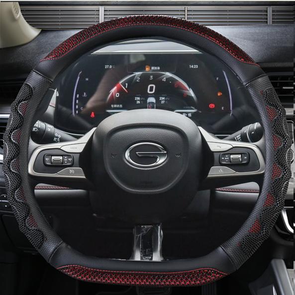 GAC Trumpchi GS4 MAX üçün uyğun olan bu, avtomobil modifikasiyası üçün hazırlanmış yeni EMKOO sükan örtüyüdür.