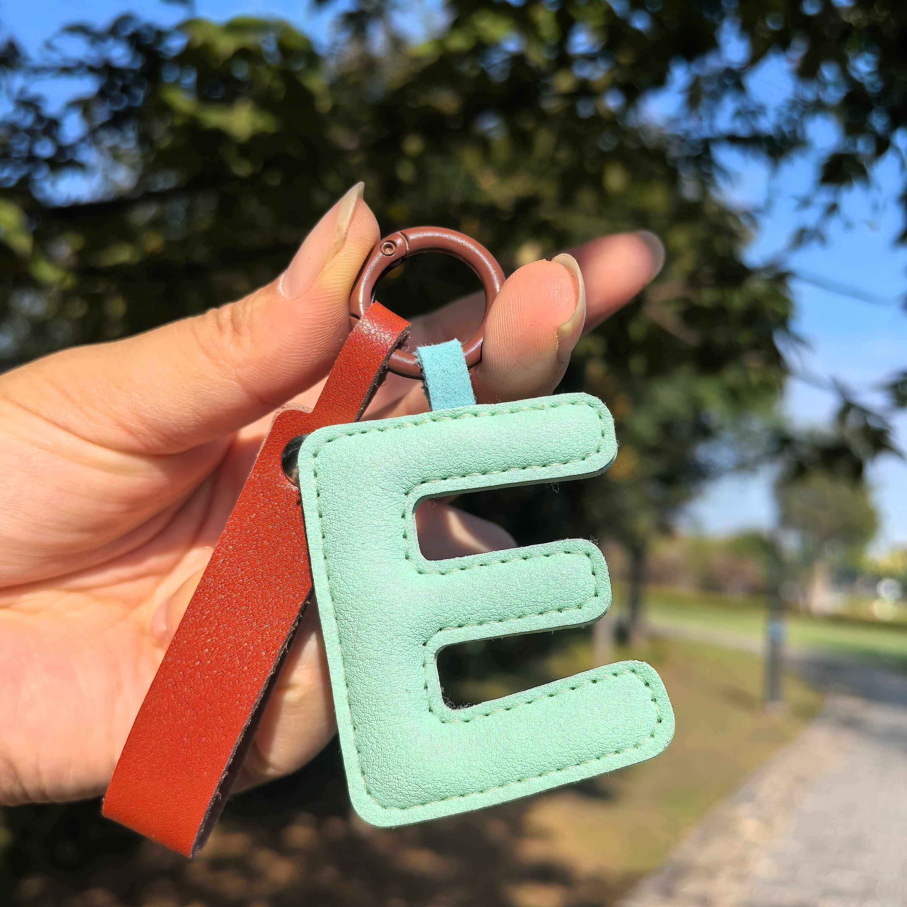 Şokoladlı İngilis hərfli açar zənciri avtomobil açar zənciri çantası aksesuarı mobil telefon cazibəsi ST