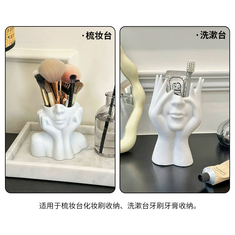 Nordic abstract face makeup brush holder, desktop eyeshadow, eyebrow pencil, brush holder and pen holder that can be shared on Instagram.