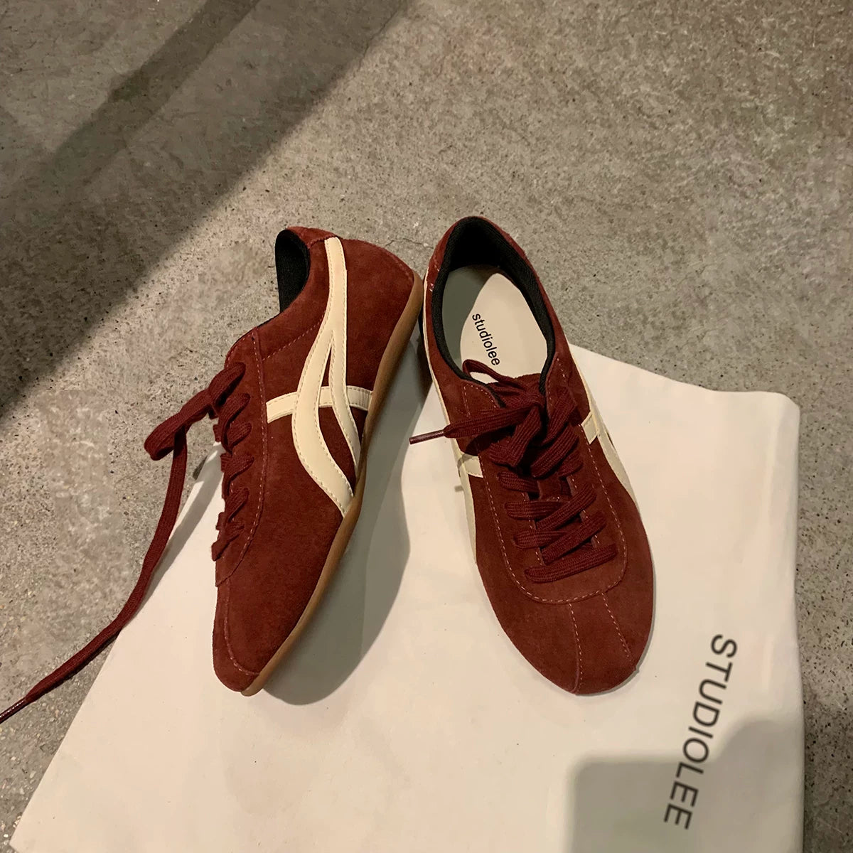 Women's brown leather German training shoes, 2025 new model, leopard print, retro soft heel, everyday sports shoes.