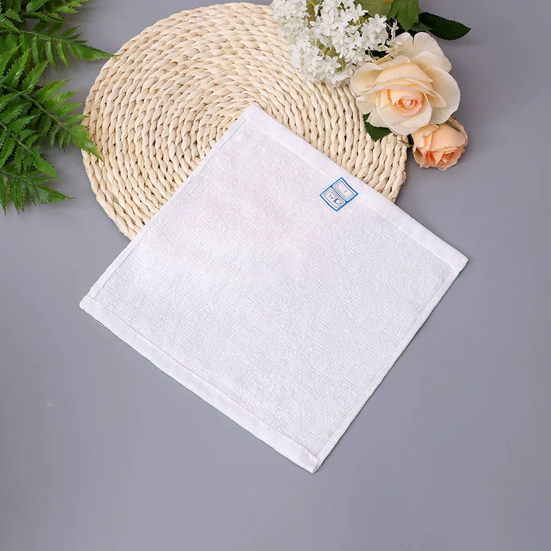 Otel pambıq ağ kvadrat dəsmal kiçik dəsmal təmiz pambıq əl dəsmal fabriki birbaşa satış qalınlaşmış uducu tüpürcək dəsmal