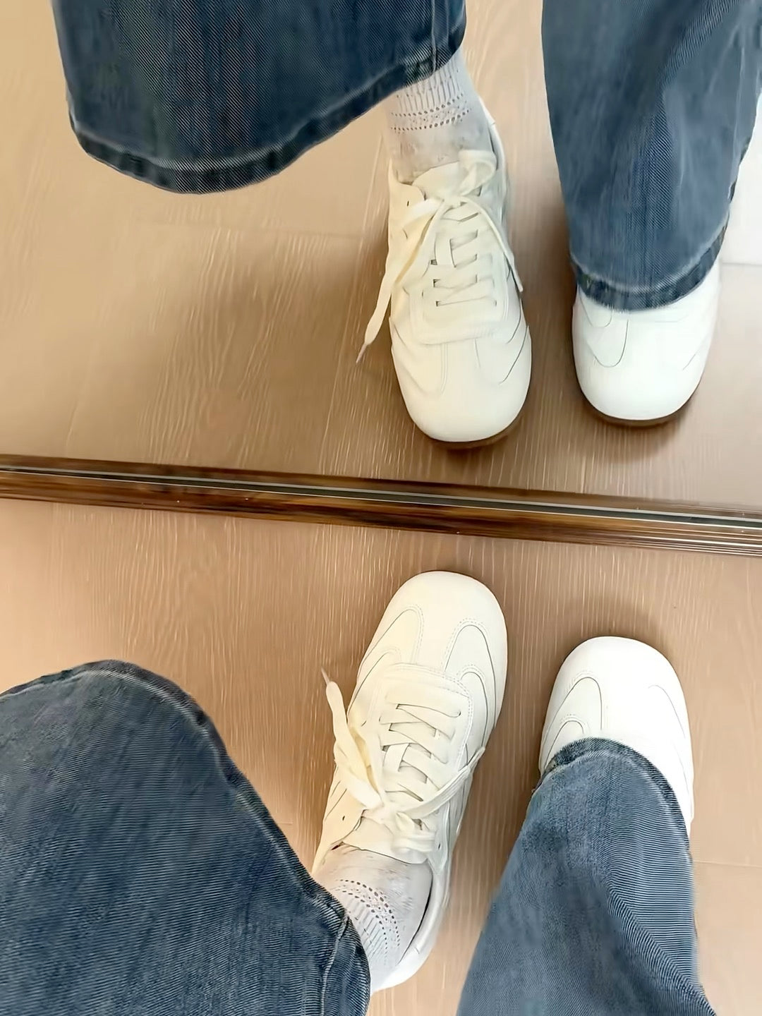 Qadınlar üçün retro ağ idman ayaqqabıları, 2025-ci ilin yeni payız modası, çox yönlü yumşaq dabanlı Argande məşq ayaqqabıları, yüngül gündəlik idman ayaqqabıları.