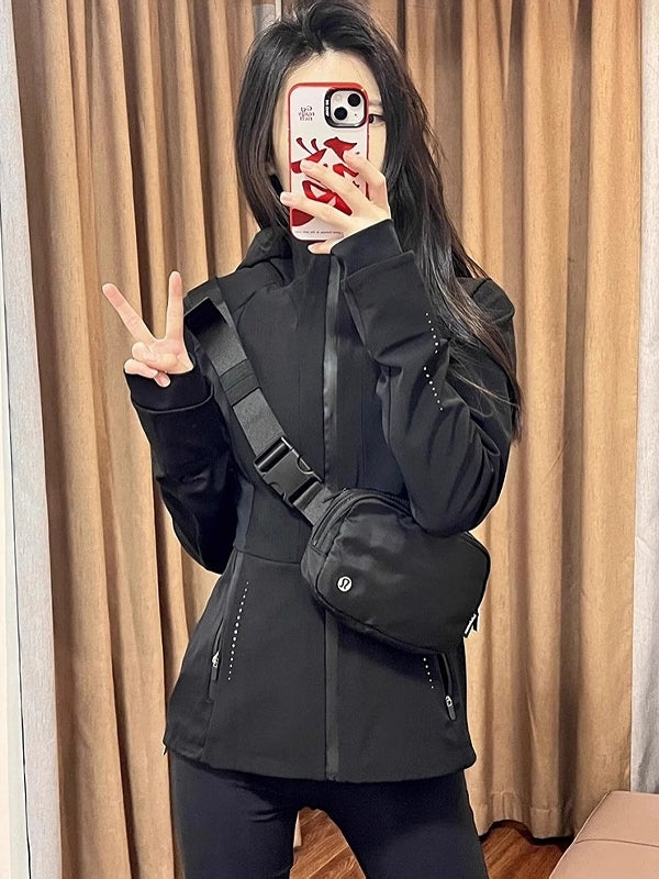 Qadınlar üçün Qara İncə Fit Softshell Windbreaker Gödəkçəsi, 2026 Yeni Yaz Modeli, Böyük Ölçülü, Arıqladıcı Açıq Hava İdman Gödəkçəsi