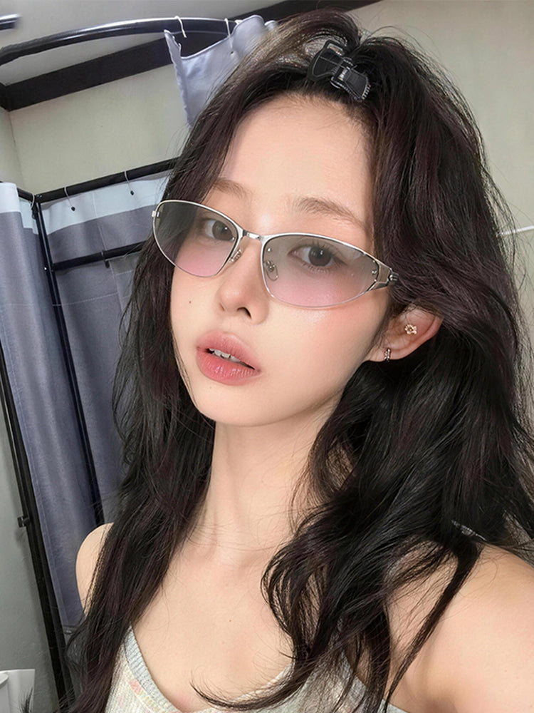 Koreya dəbli Y2K isti qız günəş eynəyi qadınların yüksək səviyyəli İnternet şöhrətli konkav formalı foto günəş eynəkləri dar çərçivə trendi