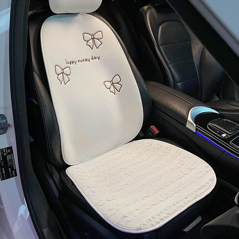 Bütün fəsillər üçün uyğun olan kətan avtomobil oturacaq yastıqları, Chanel-dən ilhamlanmış üslubda, BYD, ORA, Mercedes-Benz və BMW oturacaq üzlükləri üçün idealdır.