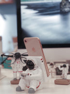 Astronavt mövzulu telefon tutacağı, televizor/iPad/planşet dayağı, masaüstü üçün tənbəllik dəstəyi, yaradıcı bəzək, astronavt hədiyyəsi.