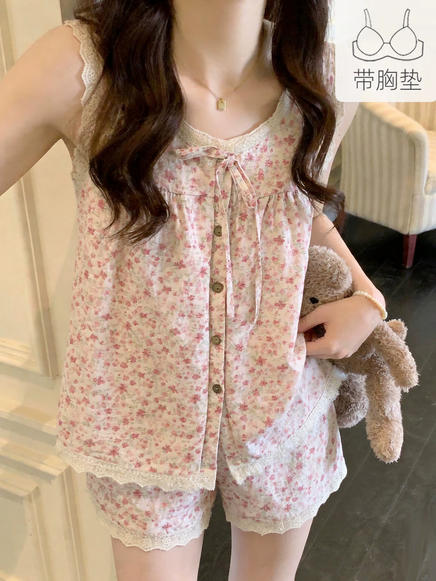 Qadınlar üçün qolsuz jilet pijama Yay Tianyunduo pambıq sinə yastığı ilə 2026 yeni şirin çiçəkli tələbə ev paltarı