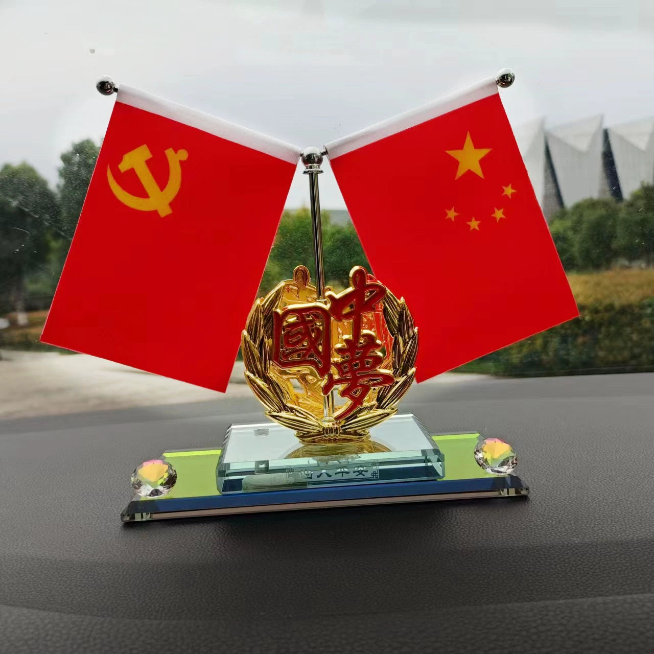 Avtomobil Kiçik Qırmızı Bayraq Kristal Avtomobil Dekorasiyası Beş Ulduzlu Qırmızı Bayraq İdarə Paneli Ətir Yüksək səviyyəli Avtomobil Daxili Kəsmə Bütün Məhsullar