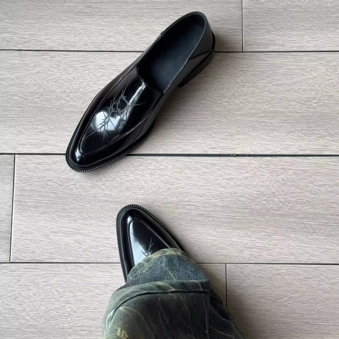 Kişilər üçün uclu qara dəri ayaqqabı, yüksək səviyyəli model, platforma altlıq, hündürdaban, Britaniya üslubunda, sürüşməyən, işgüzar gündəlik, işgüzar səfərlər üçün loferlər