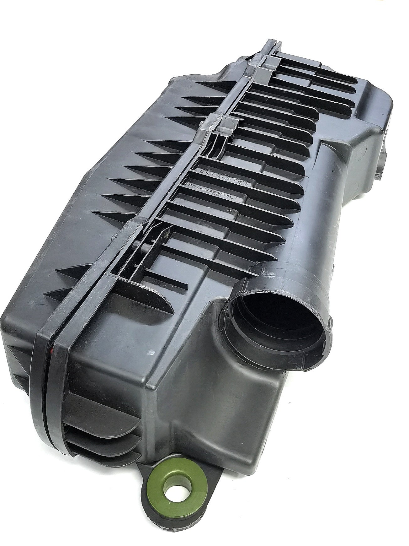 Peugeot 206, 207, 307, 308 və 408 1.6L hava filtri dəstləri (orijinal zavod hissələri) ilə uyğundur.