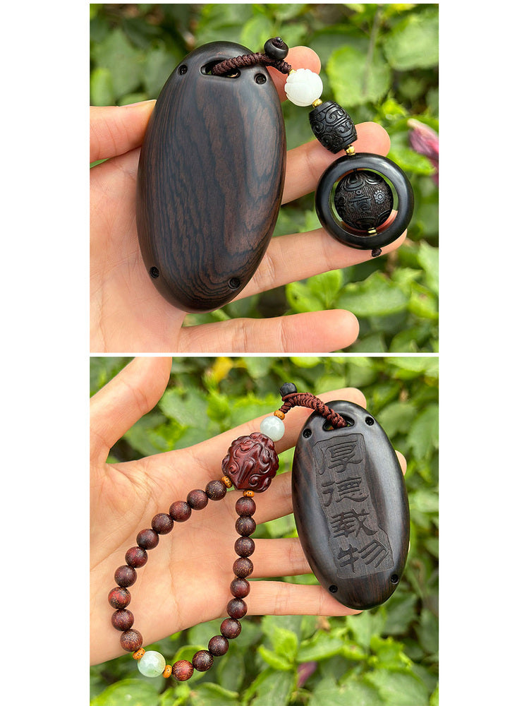 The Nissan Teana key rings made of sandalwood are compatible with the 14th generation Sylphy, X-Trail, Patrol, Qashqai and Murano.