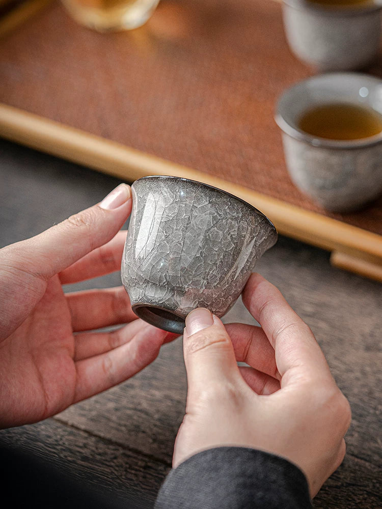 Longquan Celadon Master Kuboku Tək Fincan Ge Fırın Qara Buz Çatlaq Çay Fincan Çay Fincan Kişi Kung Fu Çay Dəsti Şəxsi Çay Fincan
