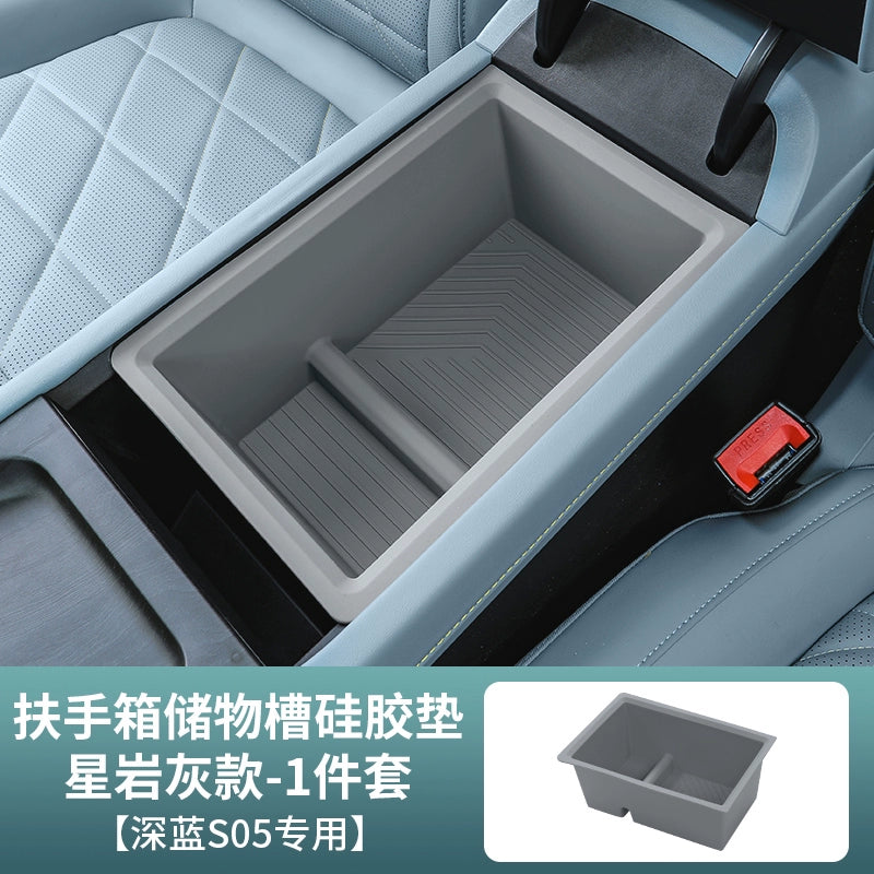 24-26 Tünd Mavi S05 Saxlama Qutusu Simsiz Doldurma Cihazı Su Bardağı Silisium Gel Yastığı Mərkəzi İdarəetmə Saxlama Daxili Modifikasiya Aksesuarları üçün uyğundur