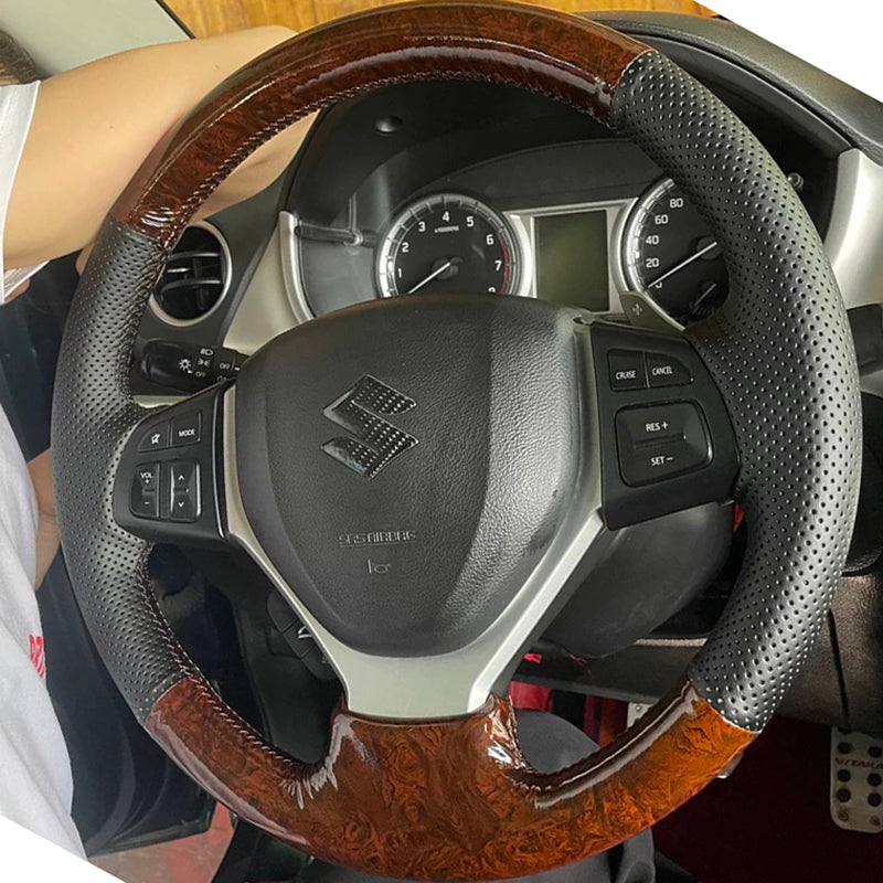 Suzuki Vitara steering wheel cover, genuine leather, 2017 model, hand-stitched, full coverage.