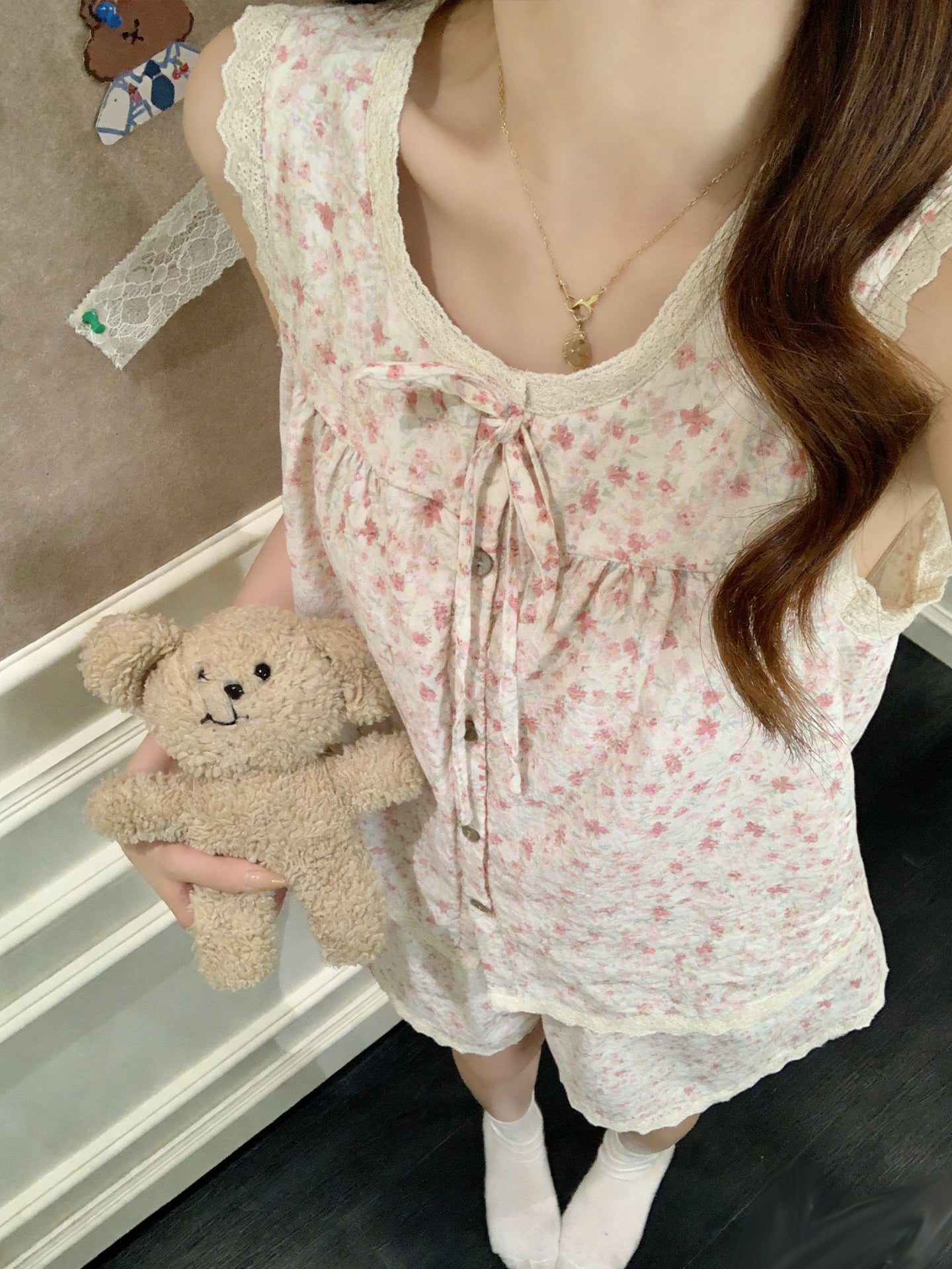 Qadınlar üçün qolsuz jilet pijama Yay Tianyunduo pambıq sinə yastığı ilə 2026 yeni şirin çiçəkli tələbə ev paltarı