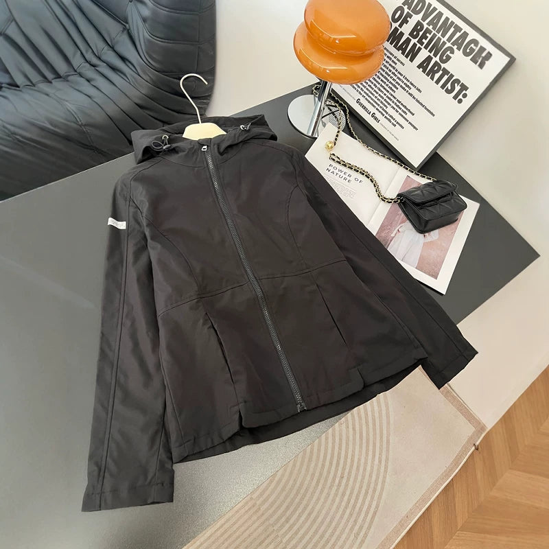 Qadınlar üçün Böyük Ölçülü Moda Başlıqlı Windbreaker Gödəkçəsi, 2026 Yaz Yeni Stil, Qəşəng, Boş Forma, Arıqladıcı, Çoxfunksiyalı Qadın Topu