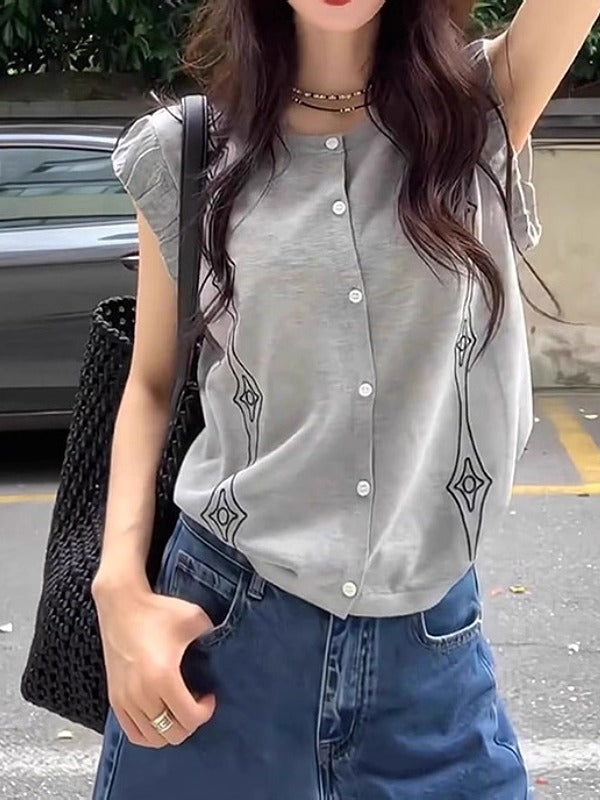 Koreya üslubunda dəbli romb naxışlı qısaqol köynək, yay boyu böyük ölçüdə, arıqladıcı və gözəl görünən, dolğun qızlar üçün şık və çoxfunksiyalı futbolka.