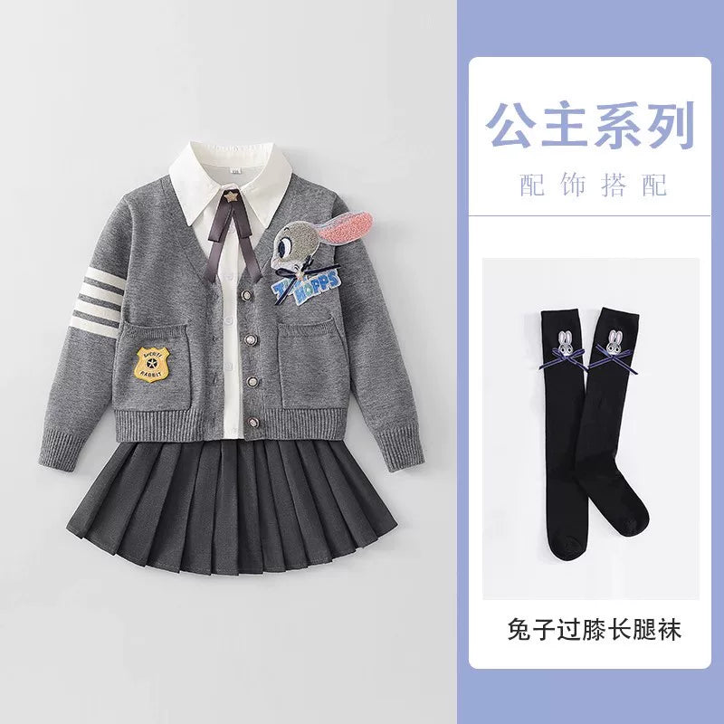 Yeni payız üslubunda qızlar üçün dovşan polis məmuru sviteri üç hissəli dəst, JK ətəyi, dəbli payız və qış uşaq ad günü geyimləri