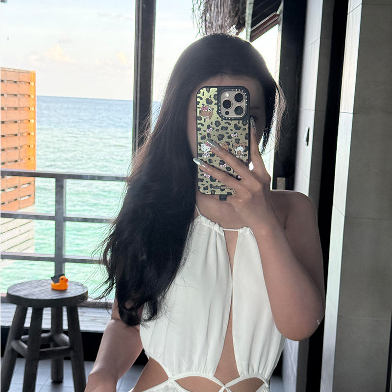 iPhone 17 Air, 16 Pro Max və 15/14/13/12 seriyaları ilə eyni stildə olan Apple iPhone-ları üçün fərdiləşdirilmiş çəhrayı leopard naxışlı Hello Kitty güzgü maqnit qutusu.