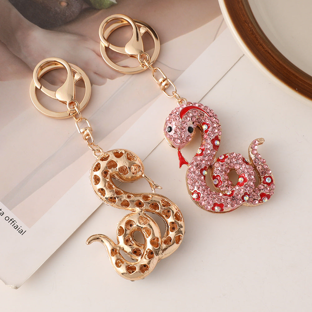 High-end 2025 new snake car key chain, snake Chinese New Year decorations, zodiac pendant, car decorations, chain.