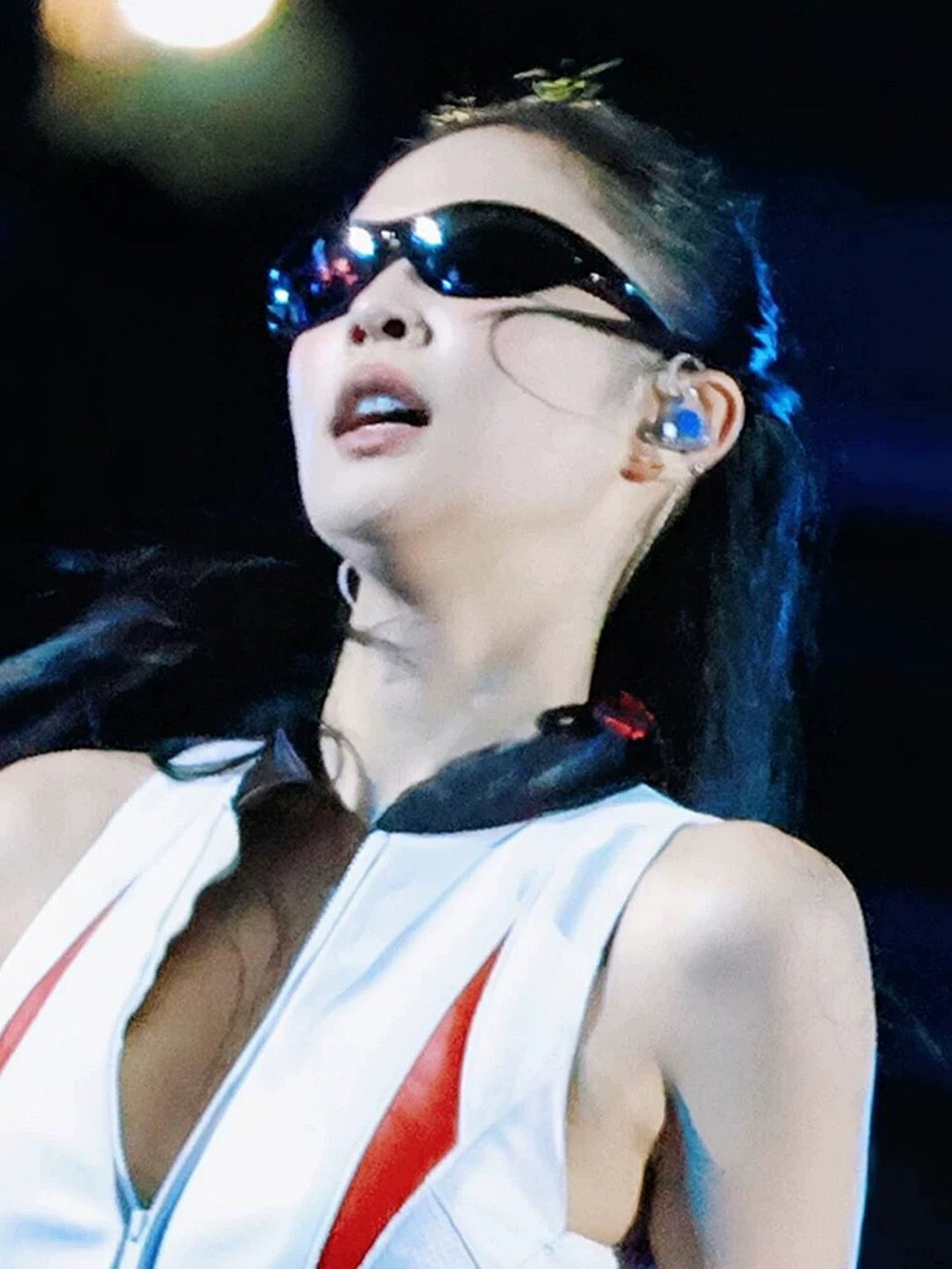 Jennie'nin qadınlar üçün eyni üslublu günəş eynəyi və baş bandı, dəbli Avropa və Amerika isti qız üslublu oval pişik gözü qara yüksək səviyyəli mesh günəş eynəyi