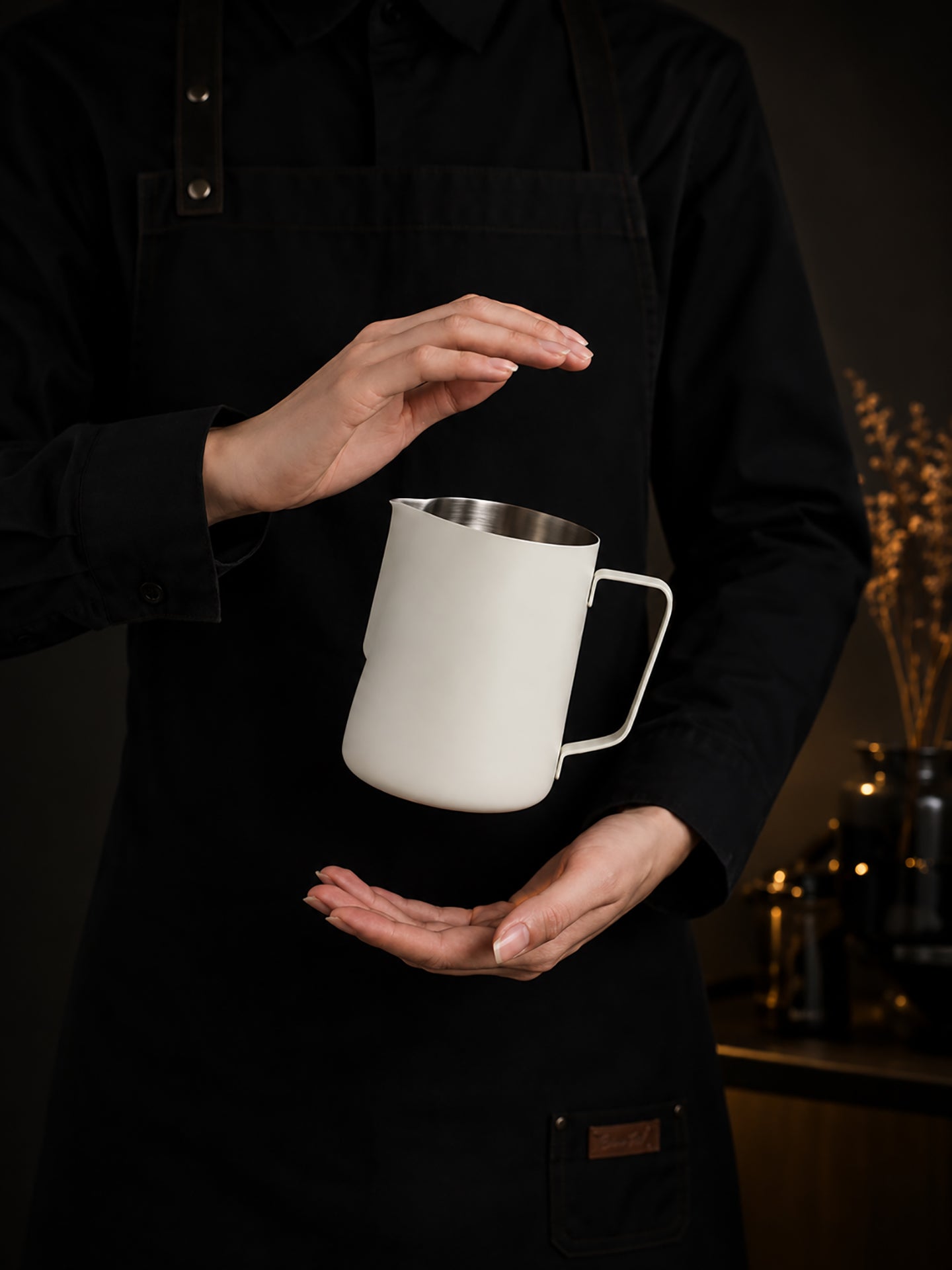 304 paslanmayan poladdan hazırlanmış qəhvə latte sənət stəkanı, italyan süd çəni, süd köpüyü fincanı, sivri süd köpüyü qazanı, latte artefaktı