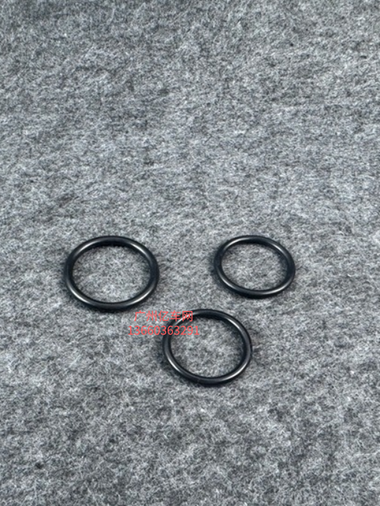 Suitable for Land Rover Range Rover Autobiography Sport Discovery 5 water pump, water pipe, upper and lower water pipe sealing rings, triple water pipe rubber rings