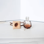 Yüksək səviyyəli Avtomobil Aromaterapiya Yanğınsöndürmə Şüşələri Öz-özünə quraşdırılmış Ətir Alt Butulkaları Avtomobil Asma Ornament Efir Yağı Uçucu Aroma Diffuzoru Qalıcı Ətir