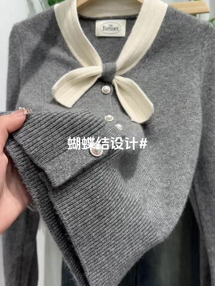 Women's gray V-neck knit sweater, new fashion for the fall/winter season 2025, luxurious and elegant, banded, multifunctional and elegant long-sleeved sweater.
