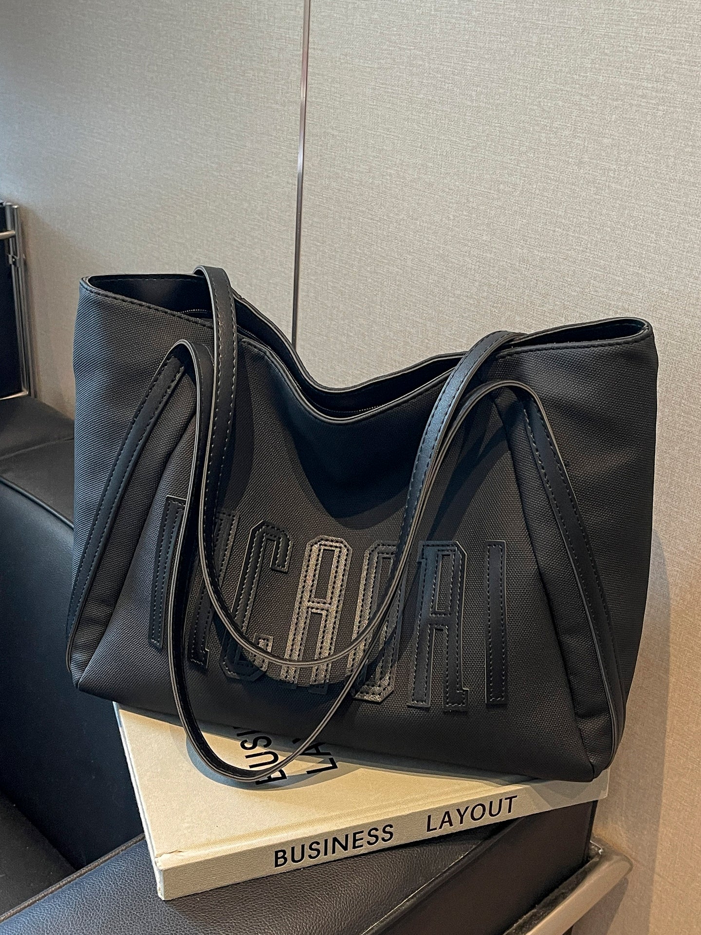 2025 New High-end Korean Retro Style Women's Bag, Large Capacity, Stylish and Multifunctional, Suitable for Work and Commuting, Shoulder Bag