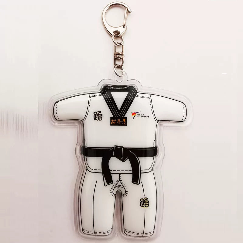 Çox satılan Taekvondo hədiyyələri, kiçik kulon, Taekvondo formaları, breloklar, incə hədiyyələr, zinət əşyaları və daha çox Taekvondo aksesuarları