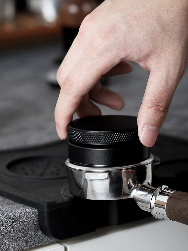 Paslanmayan poladdan espresso özü çəkisi toz distribyutoru, uyğunlaşma hündürlüyü 51/58 mm toz pres bazası üç hissəli dəst