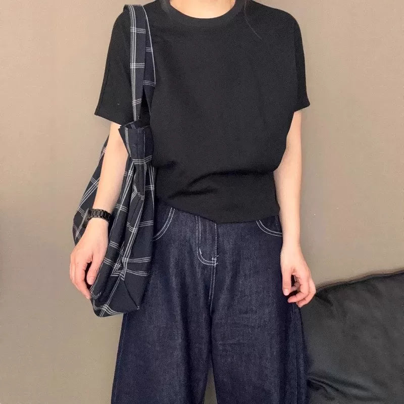 Qadınlar üçün dəbli və sadə qısaqol köynək, böyük ölçüdə, şık və çoxfunksiyalı, geniş və gündəlik, belini sıxan dizayna və dairəvi yaxalığa malikdir.