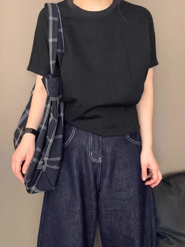 Qadınlar üçün dəbli və sadə qısaqol köynək, böyük ölçüdə, şık və çoxfunksiyalı, geniş və gündəlik, belini sıxan dizayna və dairəvi yaxalığa malikdir.