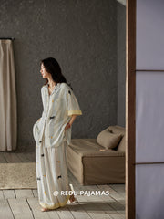 Qısqanc pijama qadınlar üçün yay buz ipək qısaqol şalvar şirin pişiklər sinə yastığı ilə birlikdə çöldə geyinilə bilər hamısı bir yerdə ev paltarları dəsti